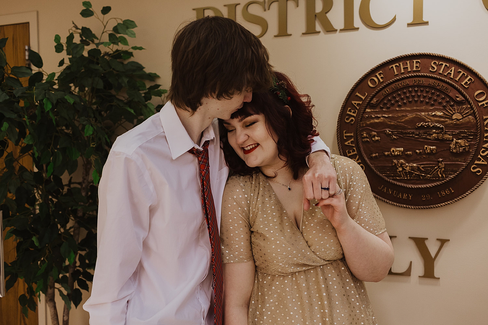 Heartwarming Kansas City Courthouse Elopement Photography by Caitlyn Cloud